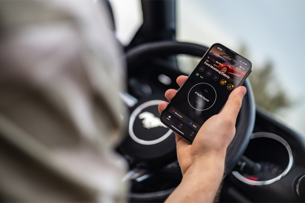 Reading error codes via an app on the phone in the car